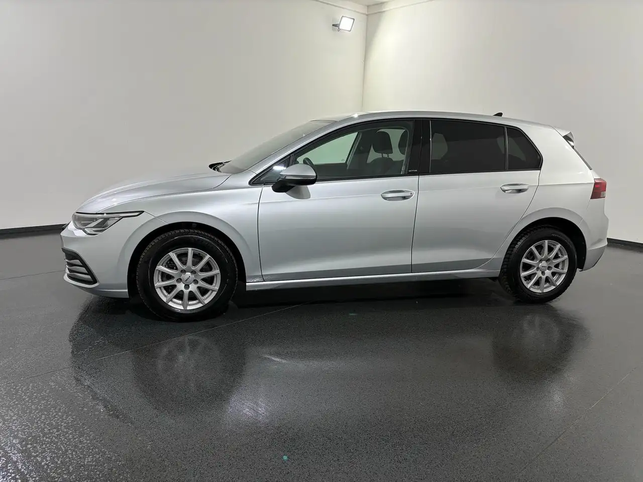 Volkswagen Golf 8 Lim. 2.0 TDI SCR Active *LED*NAVI*PDC* 4
