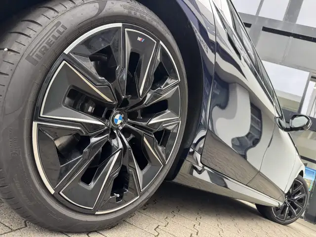 BMW M view 5