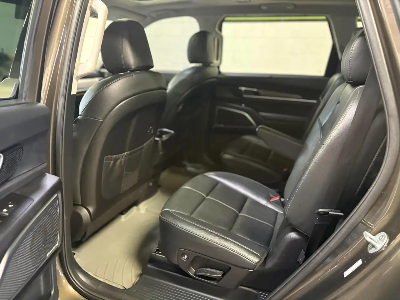 Kia Telluride снимка Kia Telluride