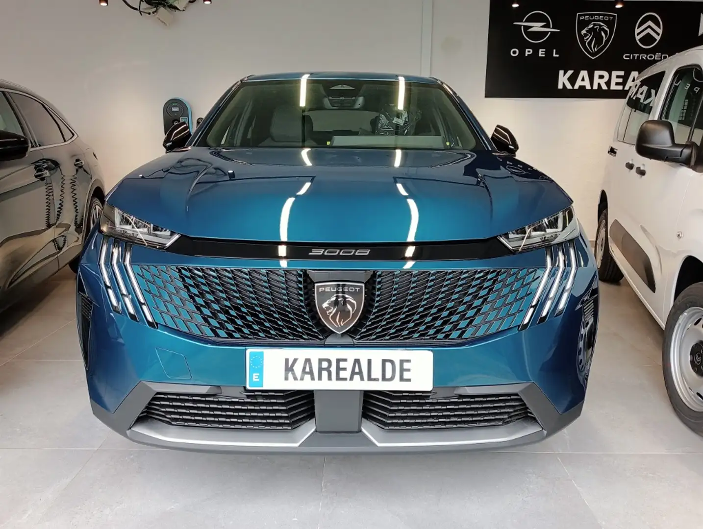 Peugeot 3008 Hybrid 136 Allure eDCS6 Azul - 2