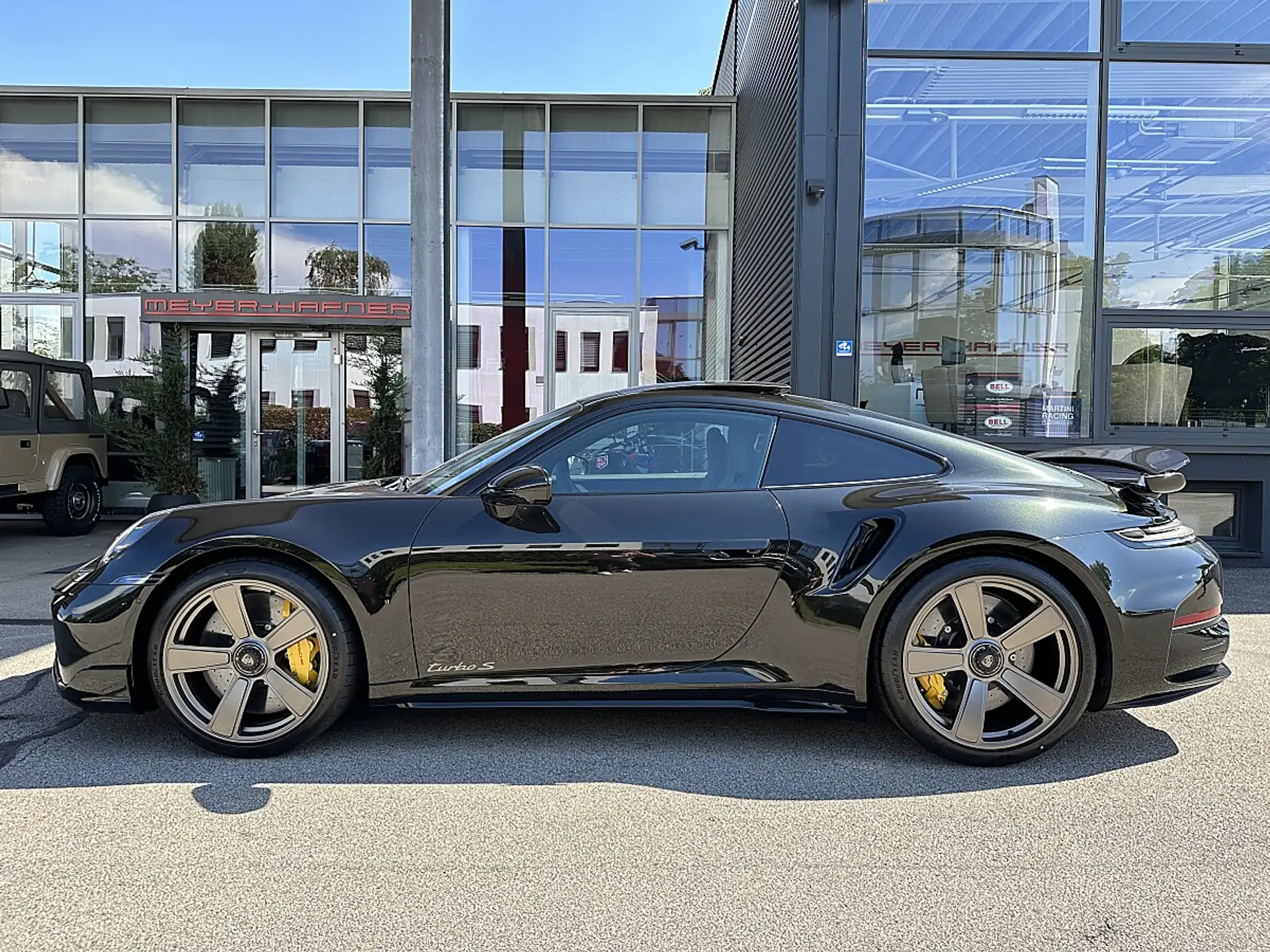 포르쉐 911 Turbo S Coupe 2026 블랙 사진 6