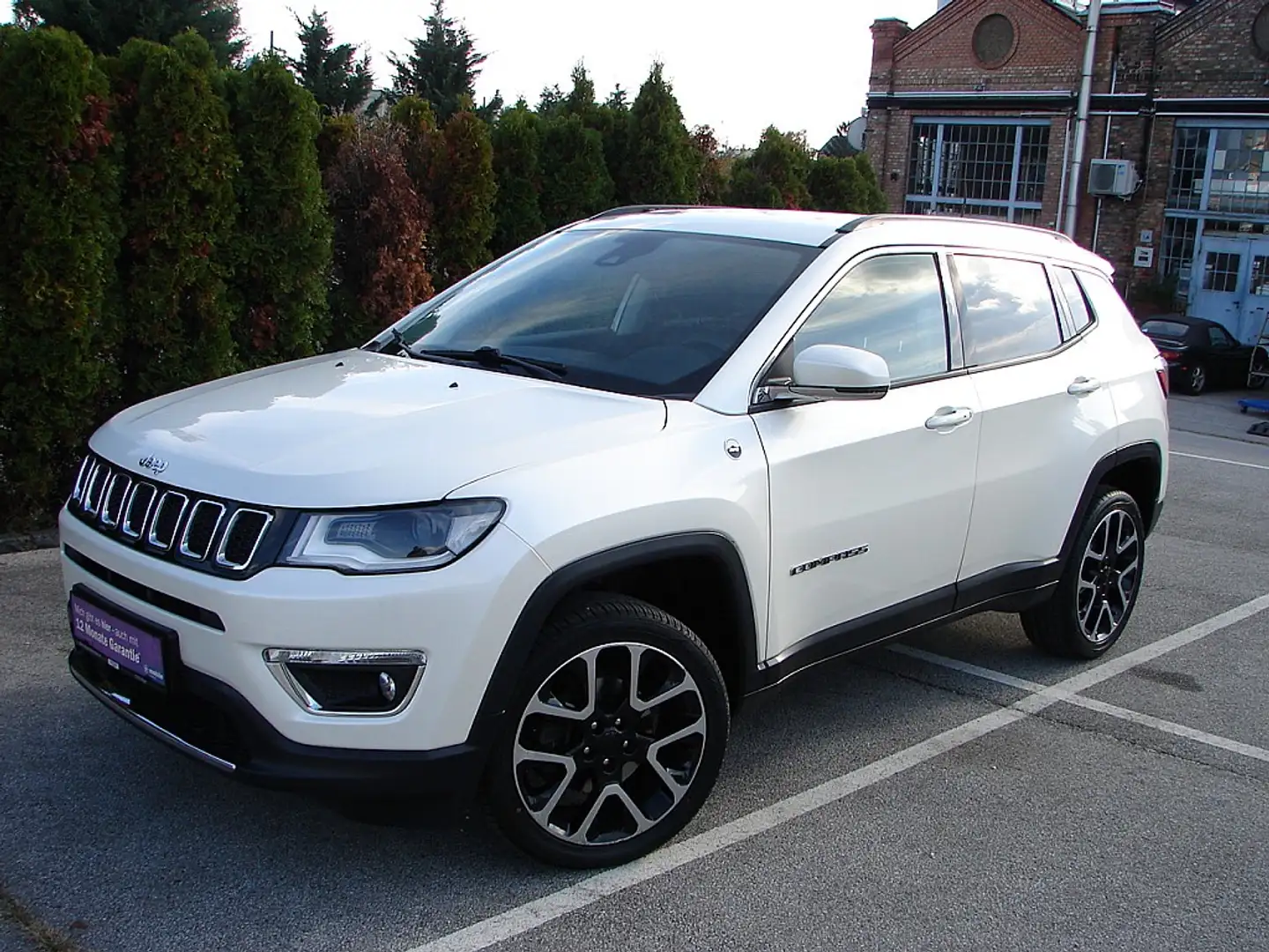 Jeep Compass 2,0 MultiJet II AWD Limited Aut. ***GEBRAUCHTWA... Weiß - 1