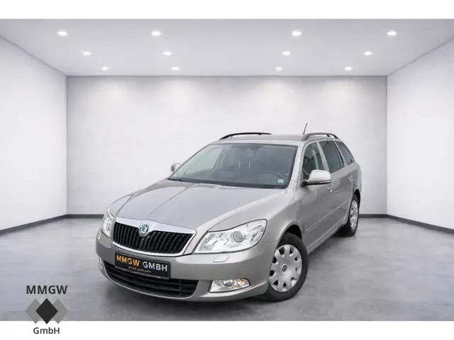 Skoda Octavia Combi Family Xenon/SHZ/Temp/PDC/Berganfahrass
