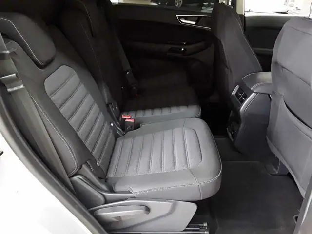Ford S-Max view 14