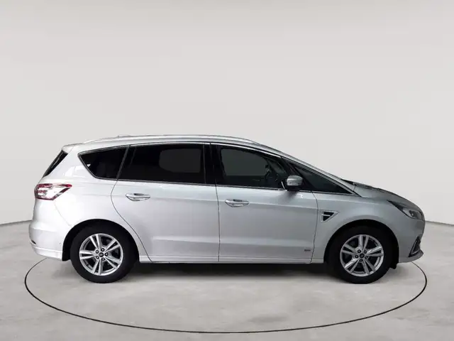 Ford S-Max view 3