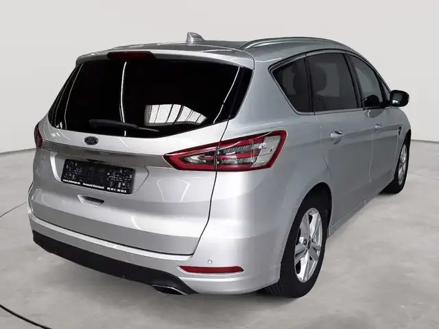 Ford S-Max view 4