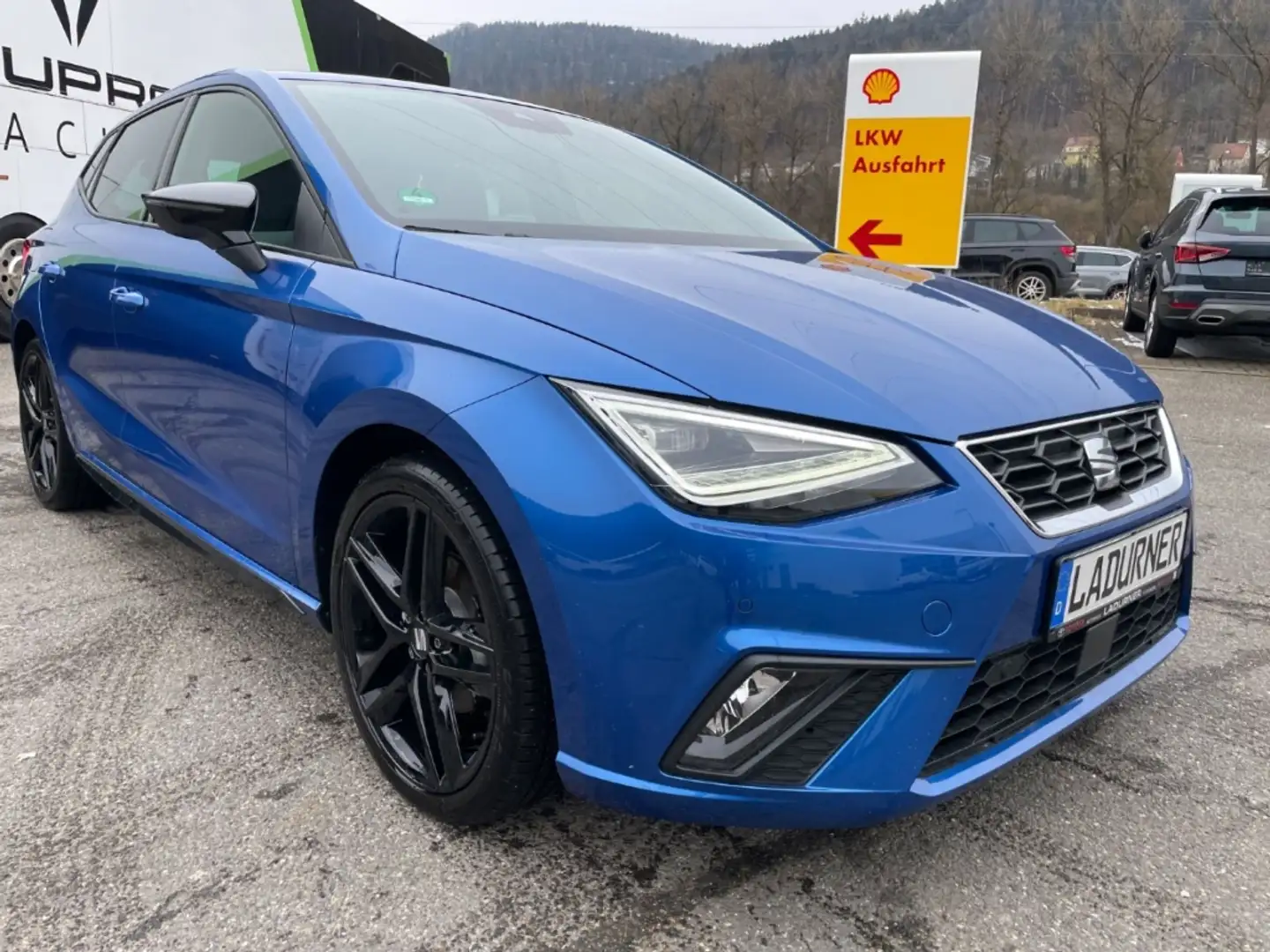 SEAT Ibiza FR Pro Black Edition 1.0 TSI Pano ACC Navi Blau - 1
