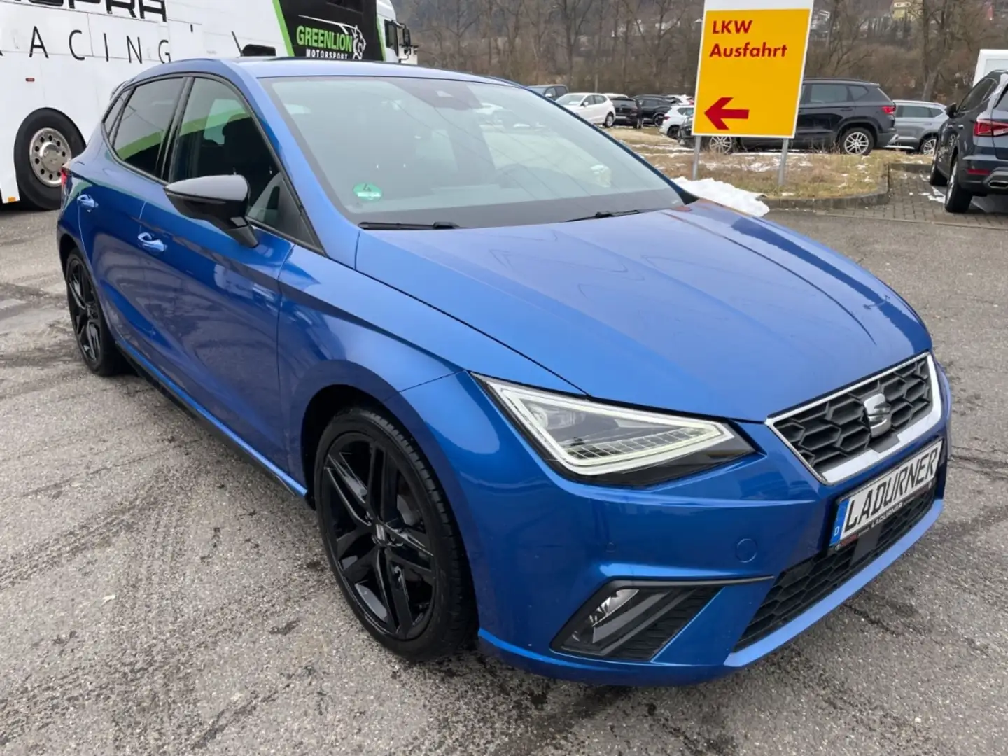 SEAT Ibiza FR Pro Black Edition 1.0 TSI Pano ACC Navi Blau - 2