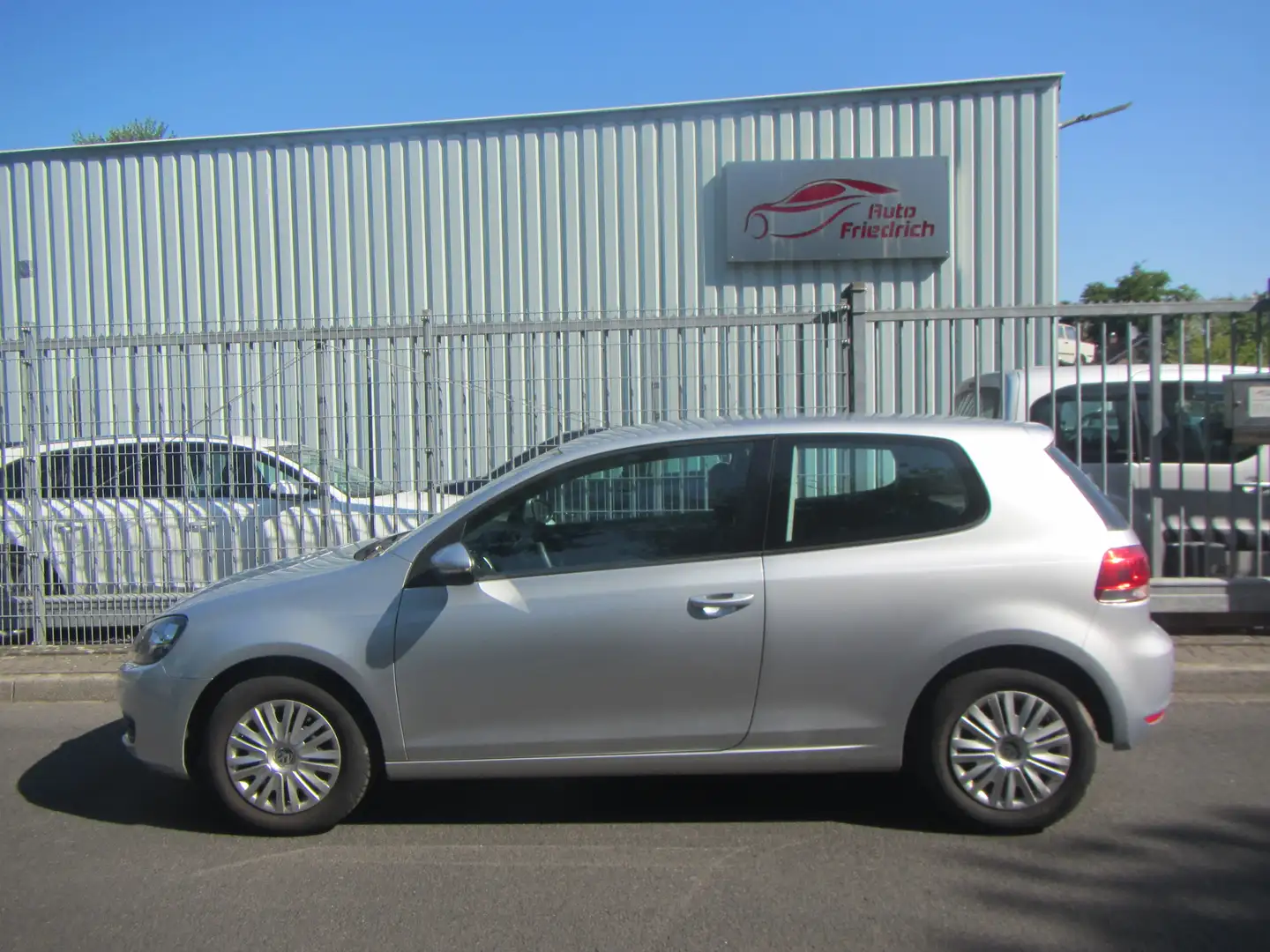 Volkswagen Golf Trendline Argent - 2