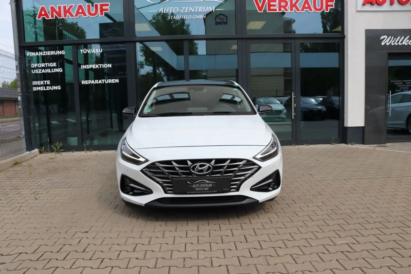 Hyundai i30 Edition 30+ Pano Kamera Navi CarPlay LED Wit - 2