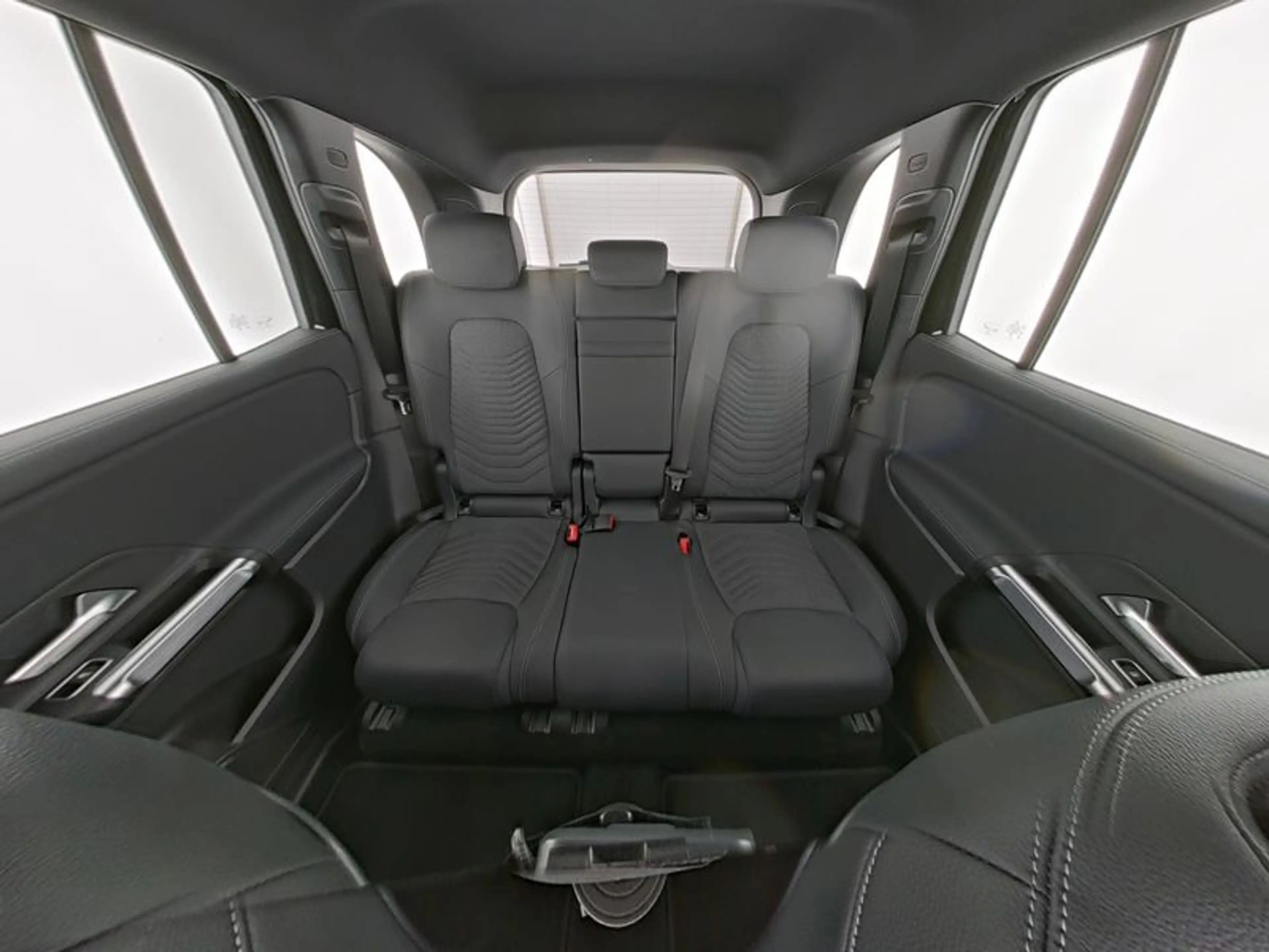 Mercedes-Benz EQB 250 + Progressive*Advanced*LED*Kamera*AHK* — photo 8