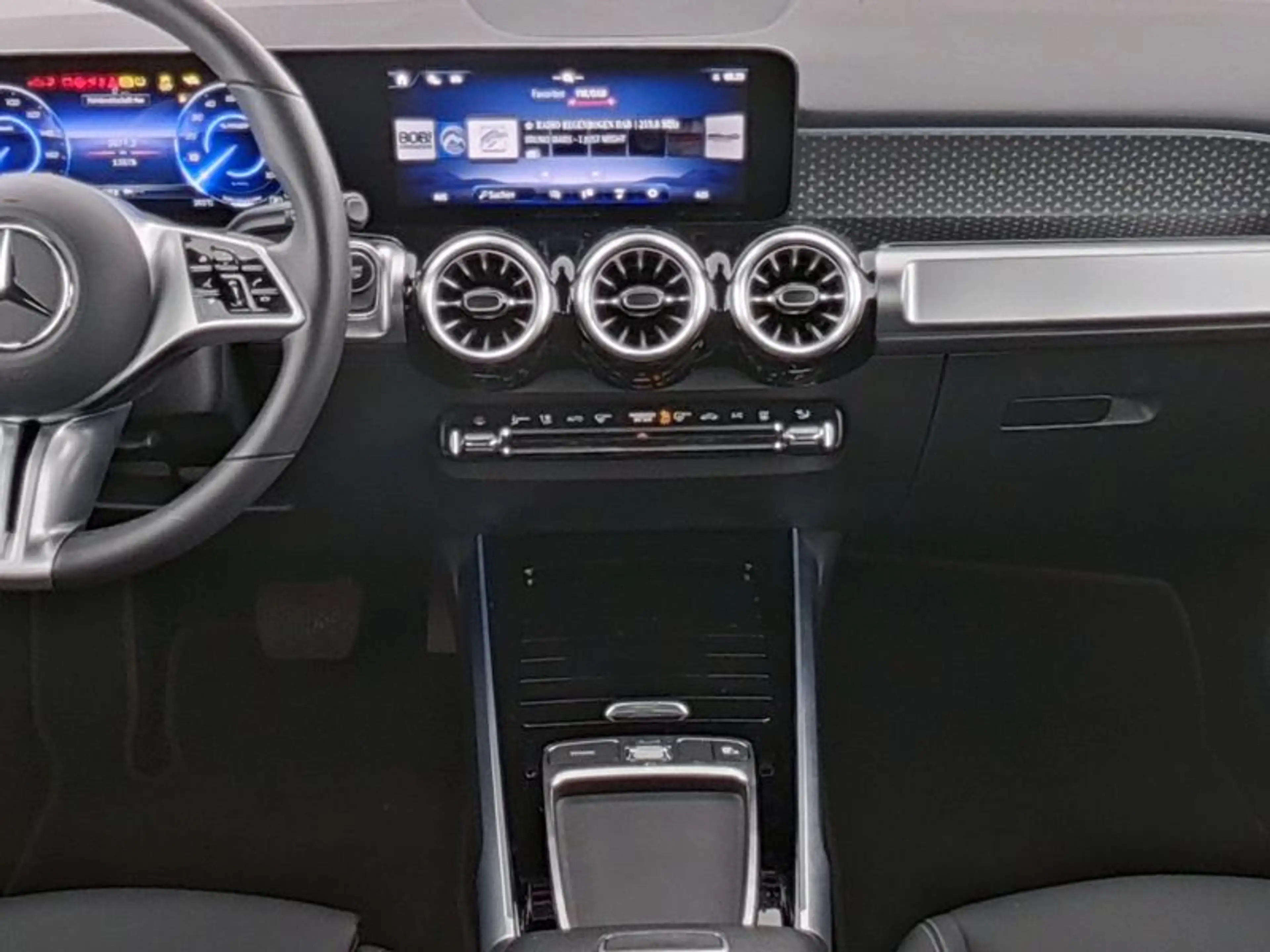 Mercedes-Benz EQB 250 + Progressive*Advanced*LED*Kamera*AHK* — photo 5