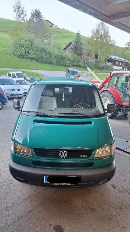 Volkswagen T4 Kombi 2002 из Европы — купить под ключ