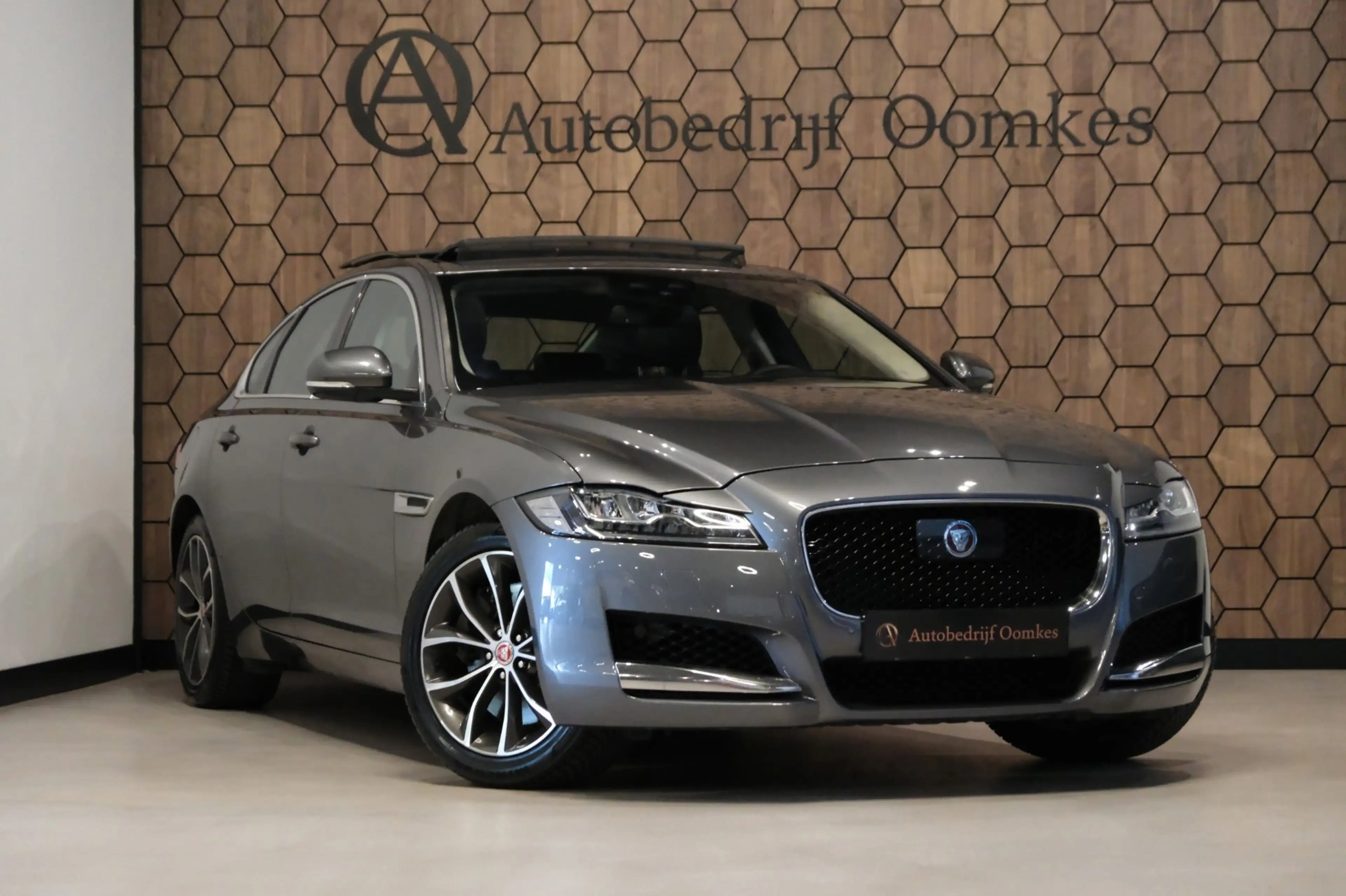 Jaguar XF 2.0 30t Prestige AWD 300pk! 100.235km UNIEK PANORA — photo 10