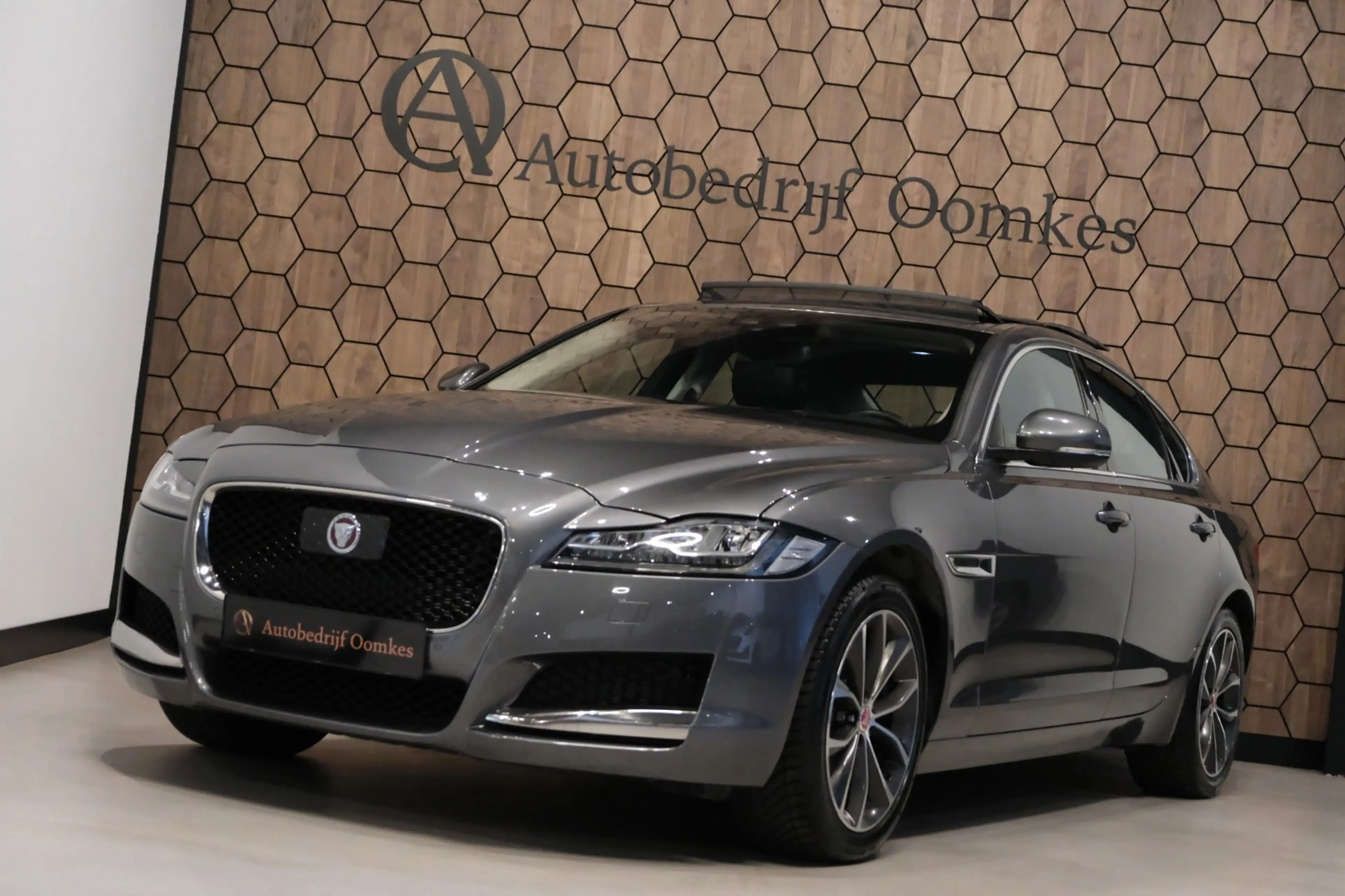 Jaguar XF 2.0 30t Prestige AWD 300pk! 100.235km UNIEK PANORA — photo 7