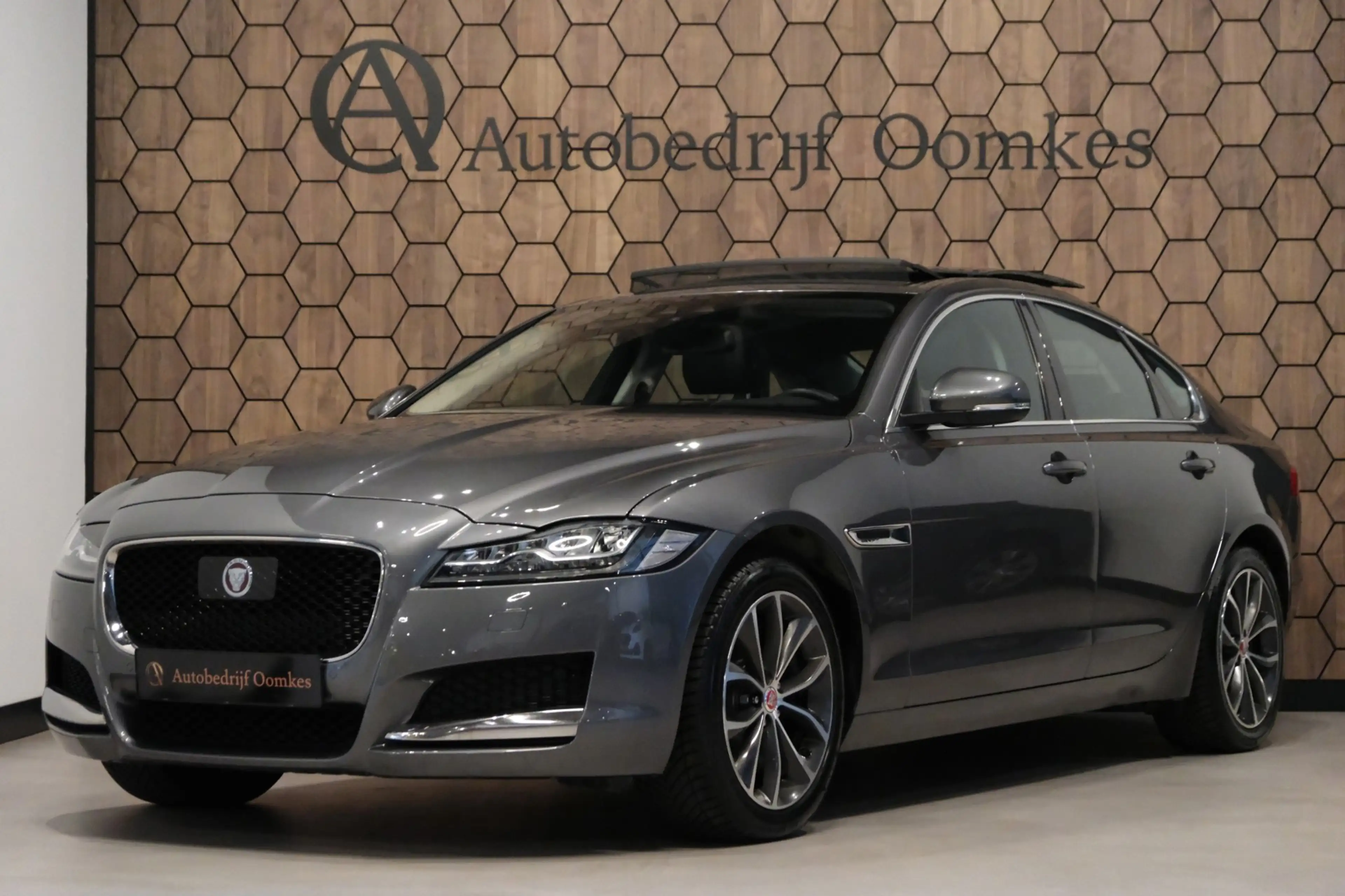 Jaguar XF 2.0 30t Prestige AWD 300pk! 100.235km UNIEK PANORA — photo 3
