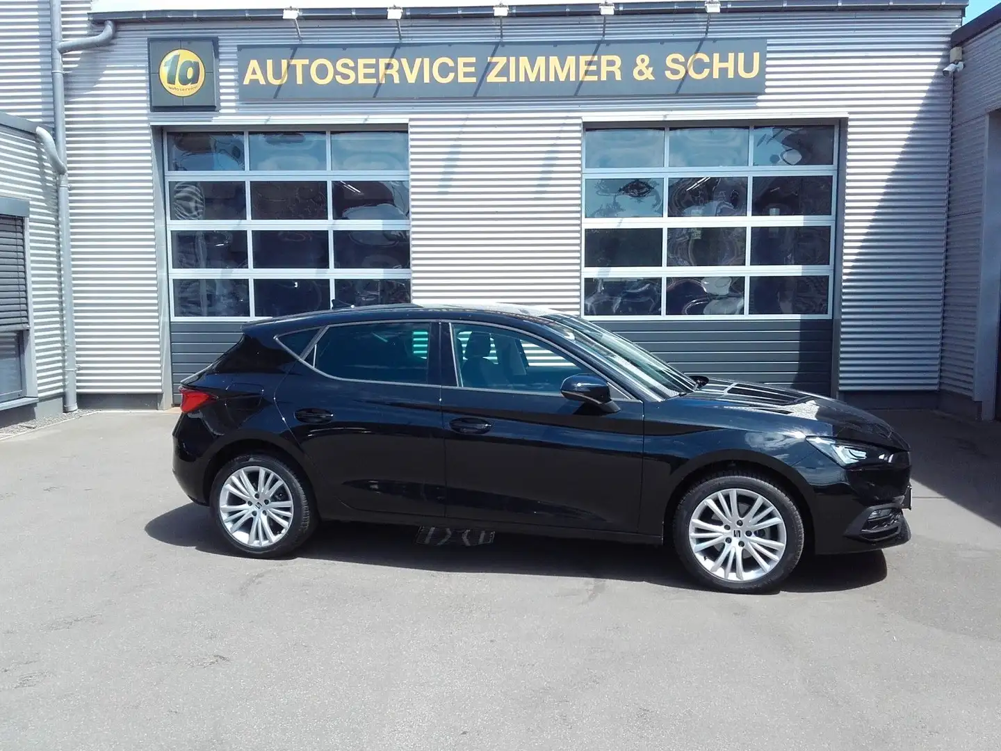 SEAT Leon Style Zwart - 1