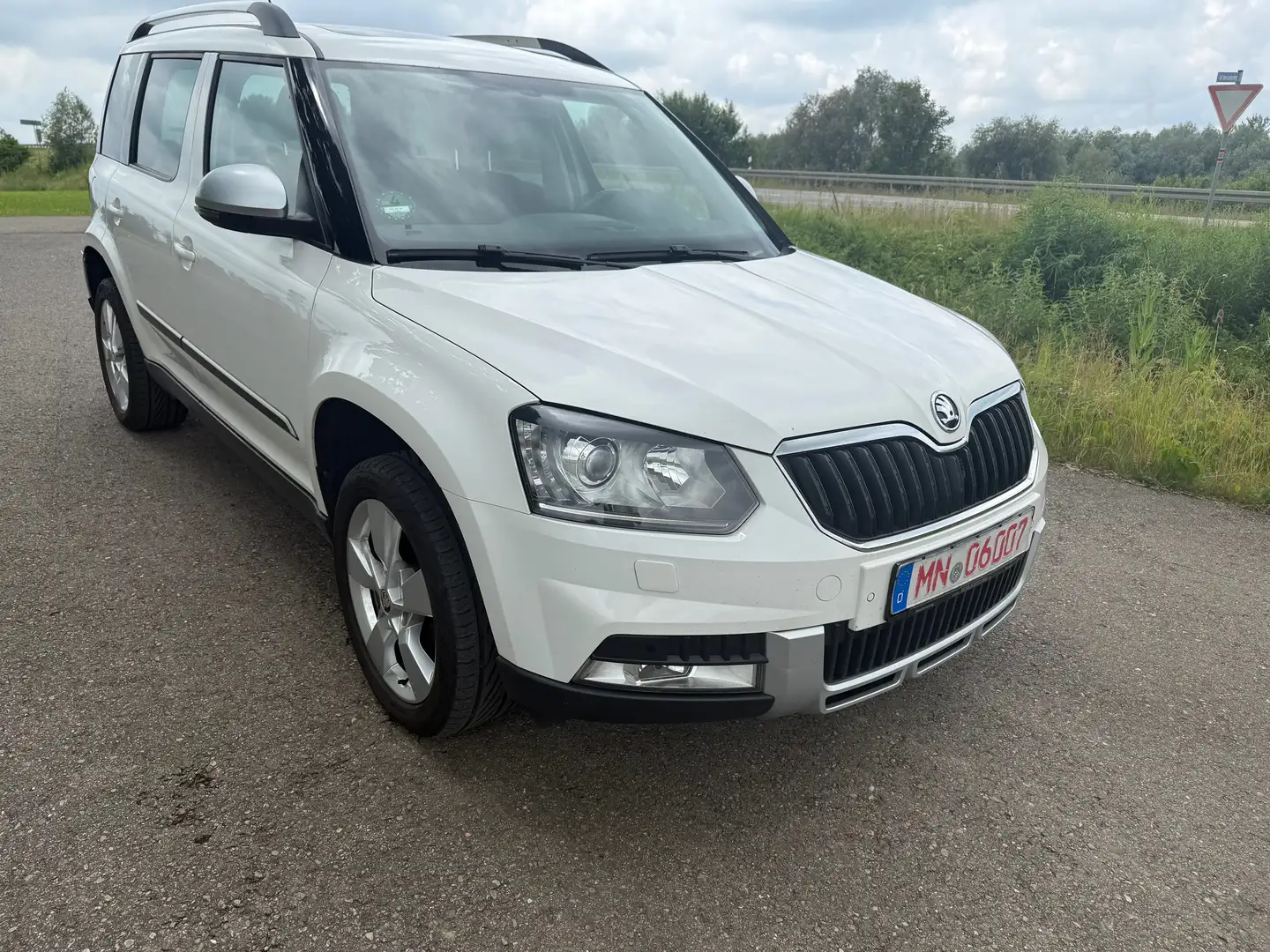 Skoda Yeti Style Outdoor 4x4 Weiß - 1