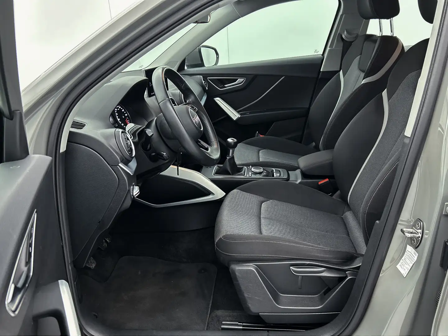 Audi Q2 30 TFSI 116PK epic Navigatie / Airco-ecc./ Radio M Gris - 2