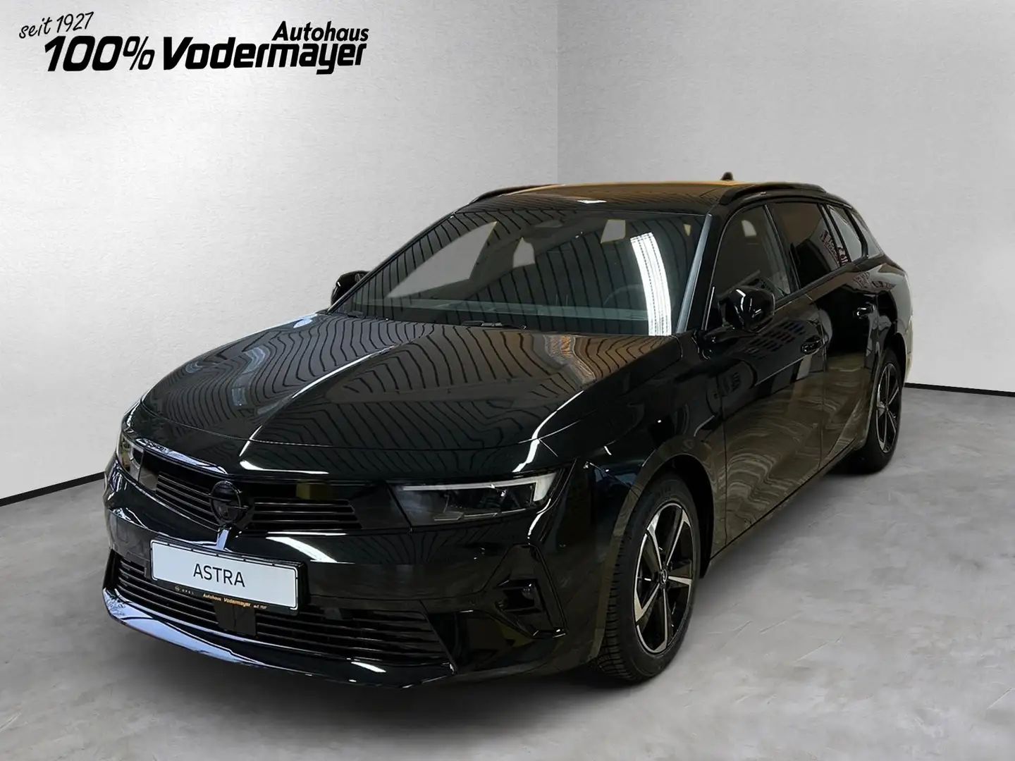 Opel Astra GS Schwarz - 1