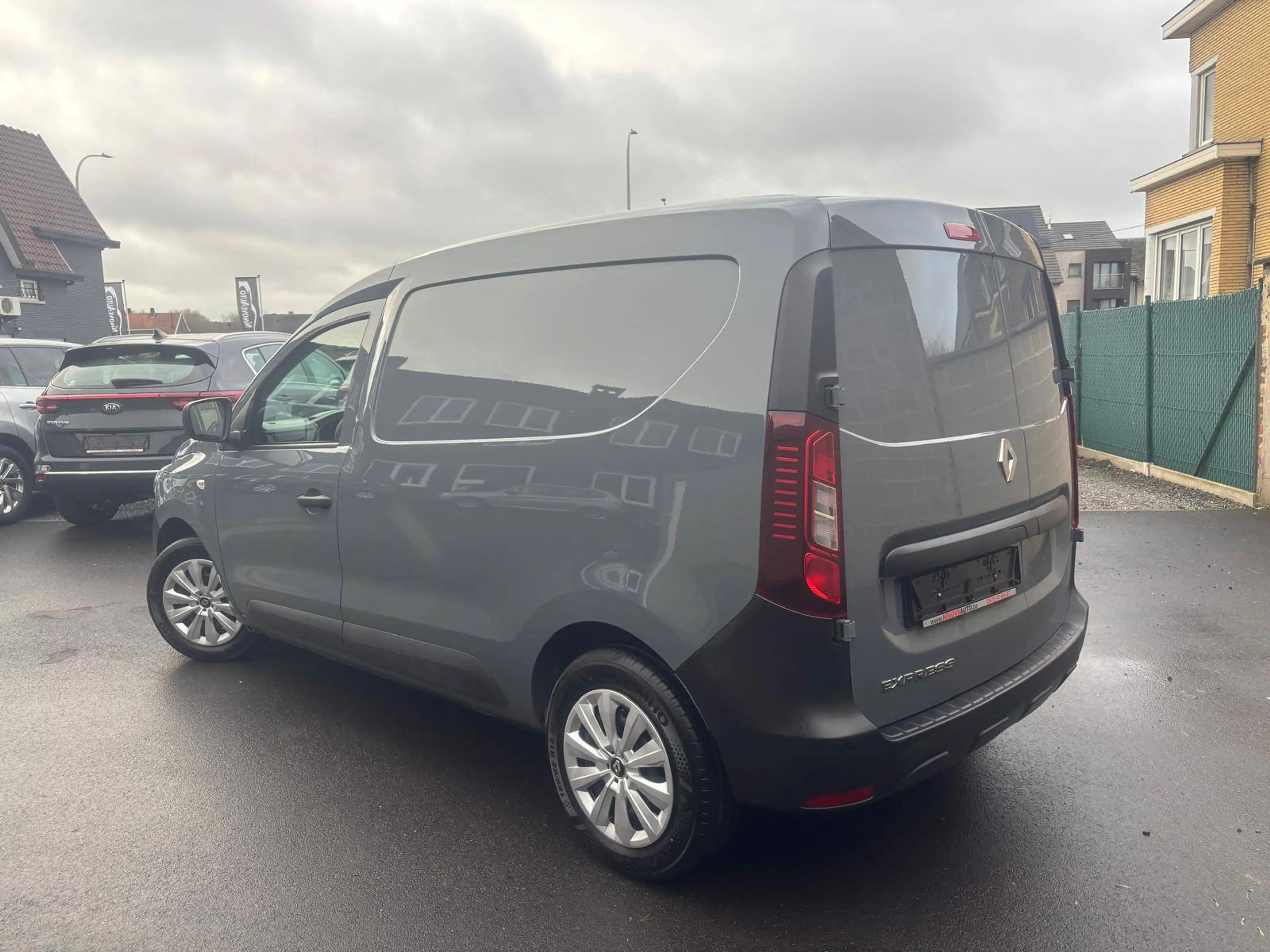 Renault Express 1.5d Blue dCi Ecoleader*Apple Carplay HALFLED — photo 3