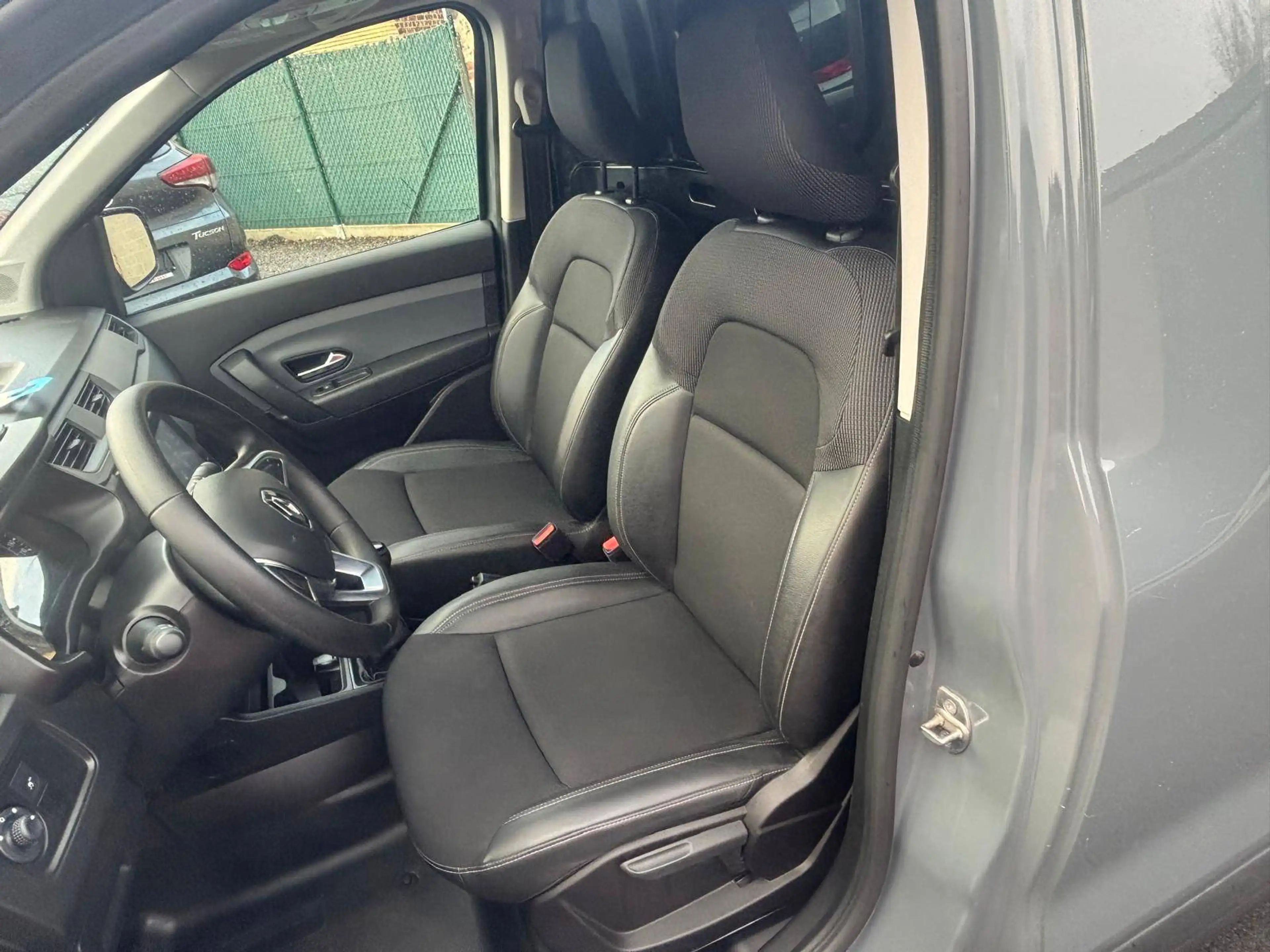 Renault Express 1.5d Blue dCi Ecoleader*Apple Carplay HALFLED — photo 13