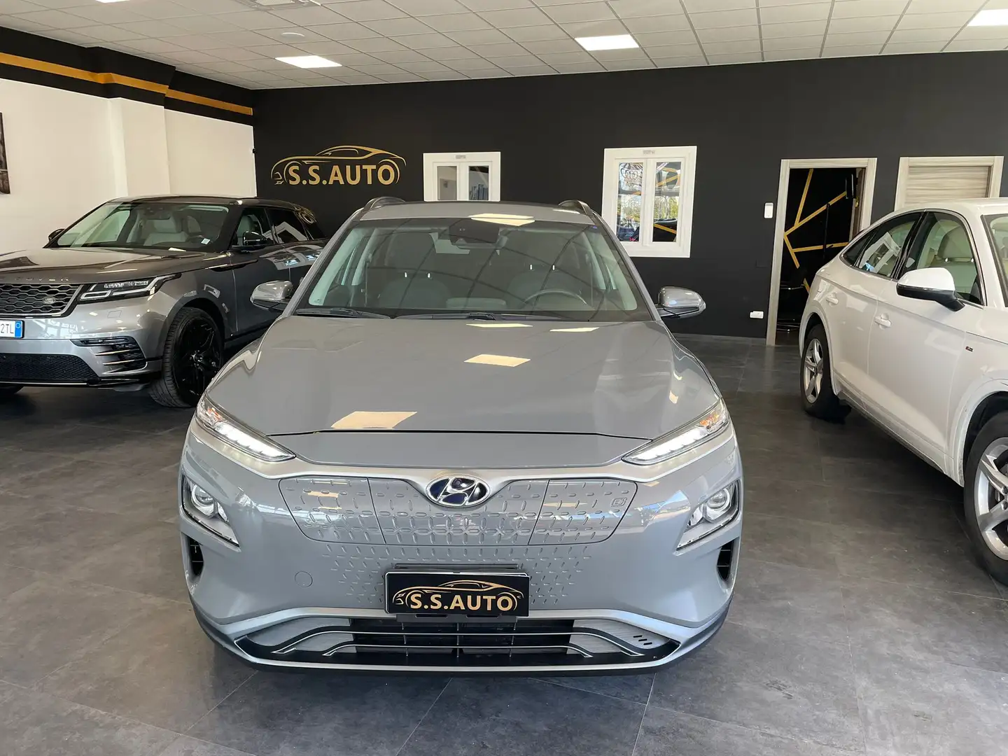 Hyundai KONA Kona Electric I 2018 39 kWh EV Xprime Safety Pack Grau - 2