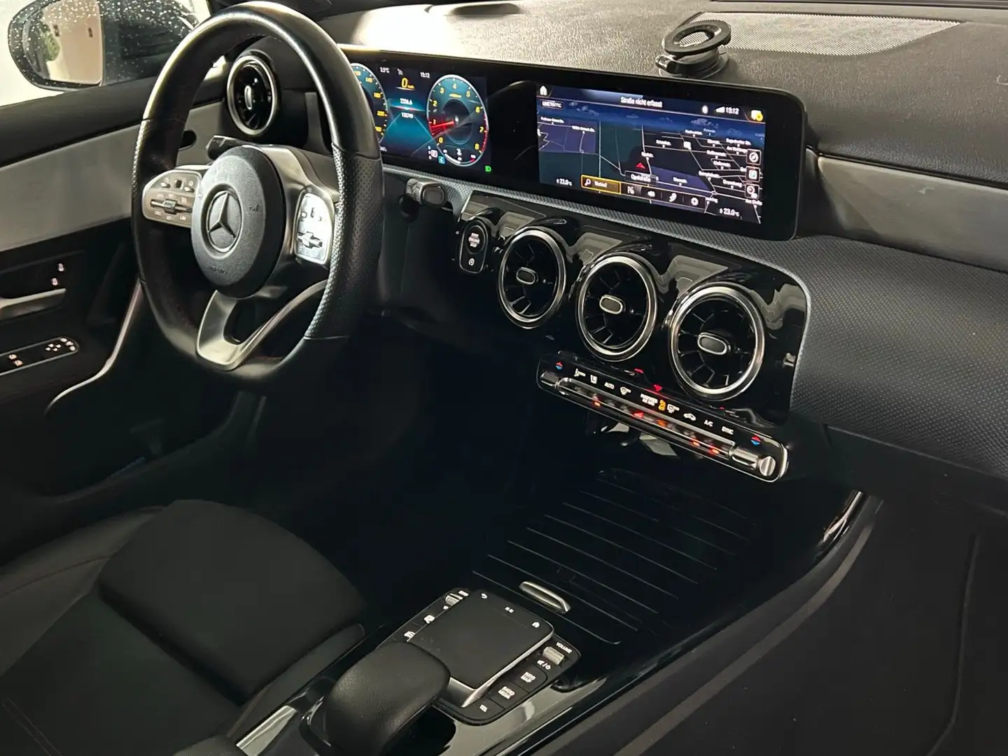 Mercedes-Benz A 200 Aut. AMG-LINE/WIDESCREEN/KAM/LED/NIGHT/DAB Blanc - 2