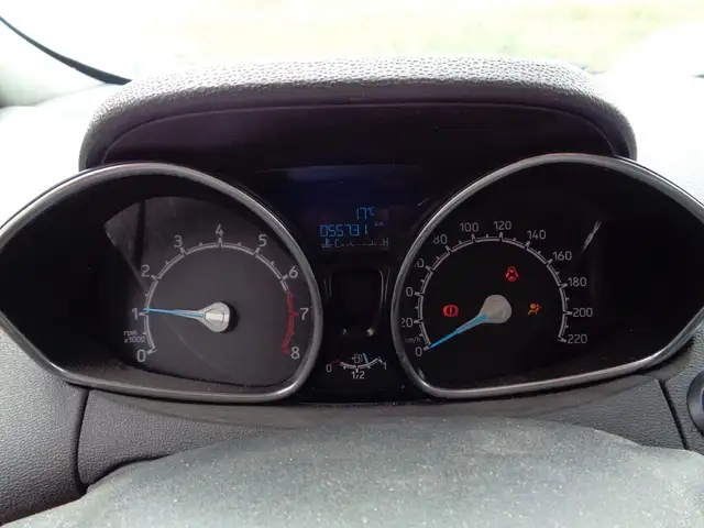 Ford Ecosport view 9