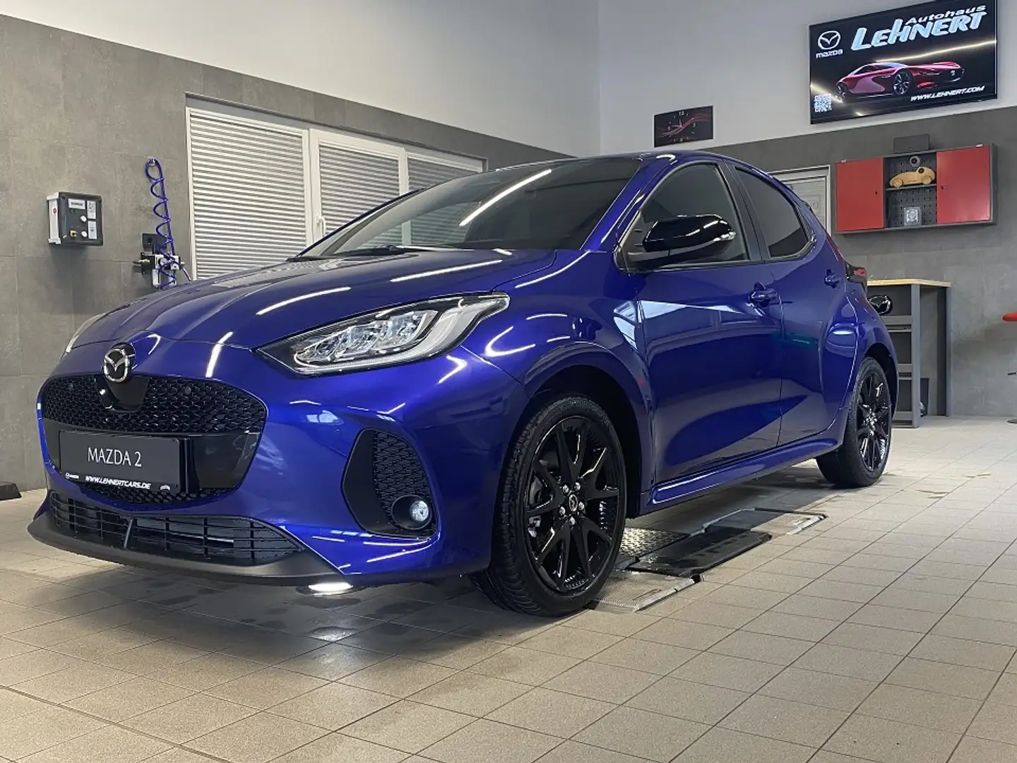 Mazda 2 Hybrid 5HB 1.5L VVT-i 116 PS e-CVT FWD HOMURA Blau - 1