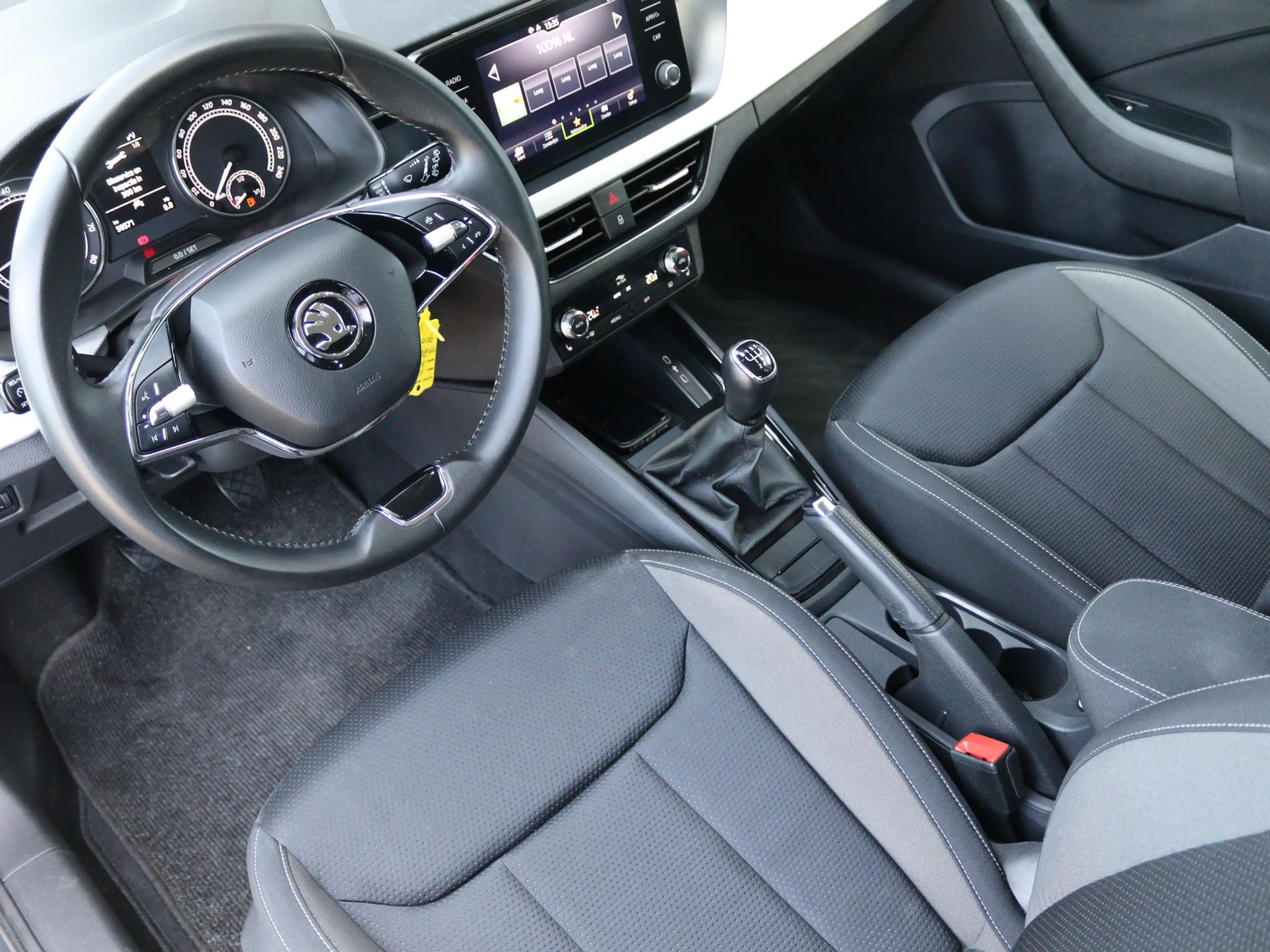 Skoda Kamiq 1.0 TSI 95 pk Tour | Climate Control | Navigatie V — photo 13