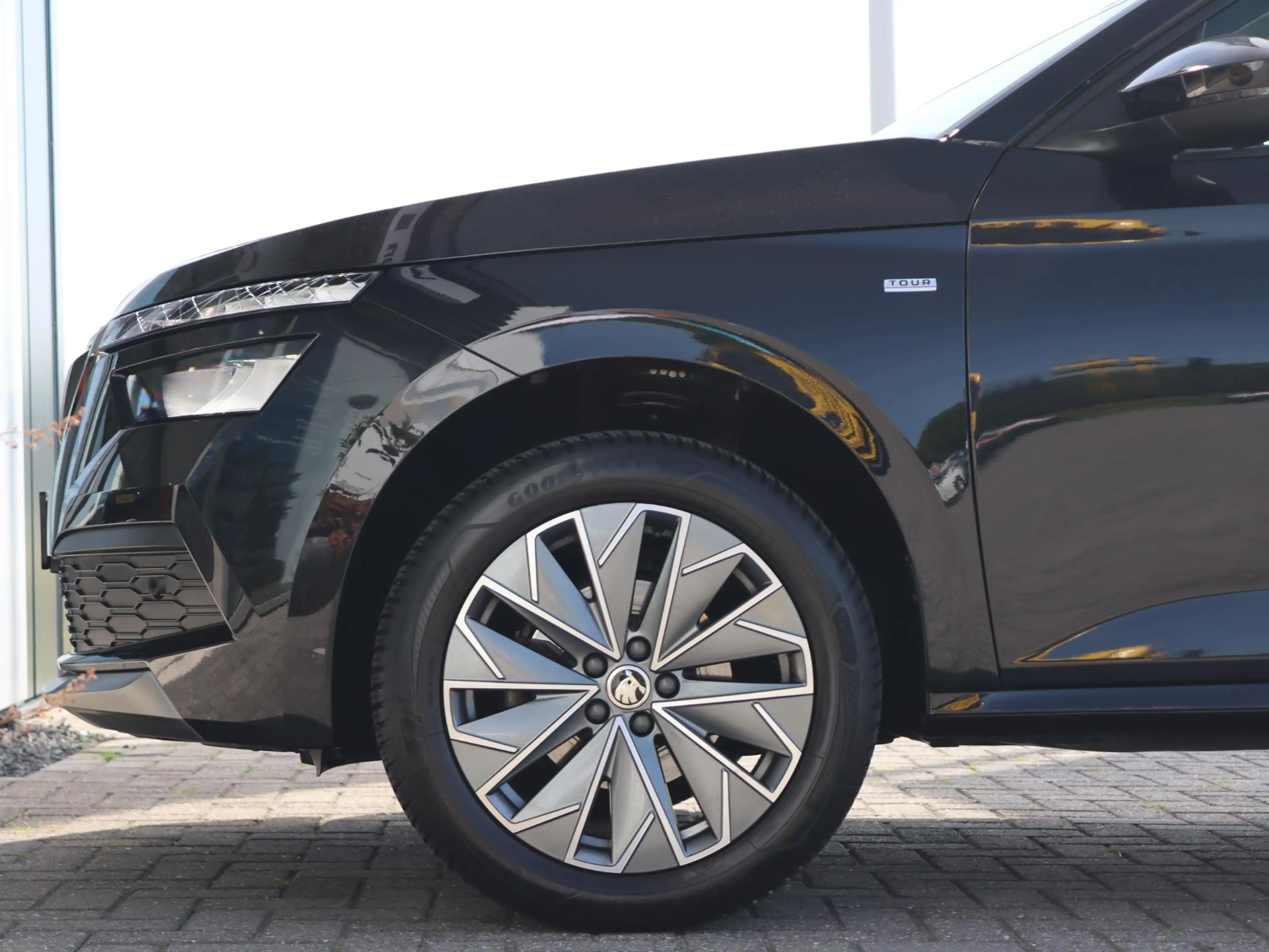 Skoda Kamiq 1.0 TSI 95 pk Tour | Climate Control | Navigatie V — photo 2
