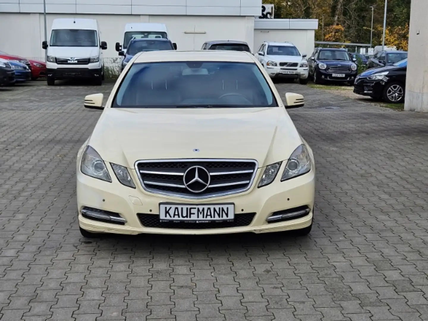Mercedes-Benz E 200 NGT BlueEfficiency NGD Beige - 2