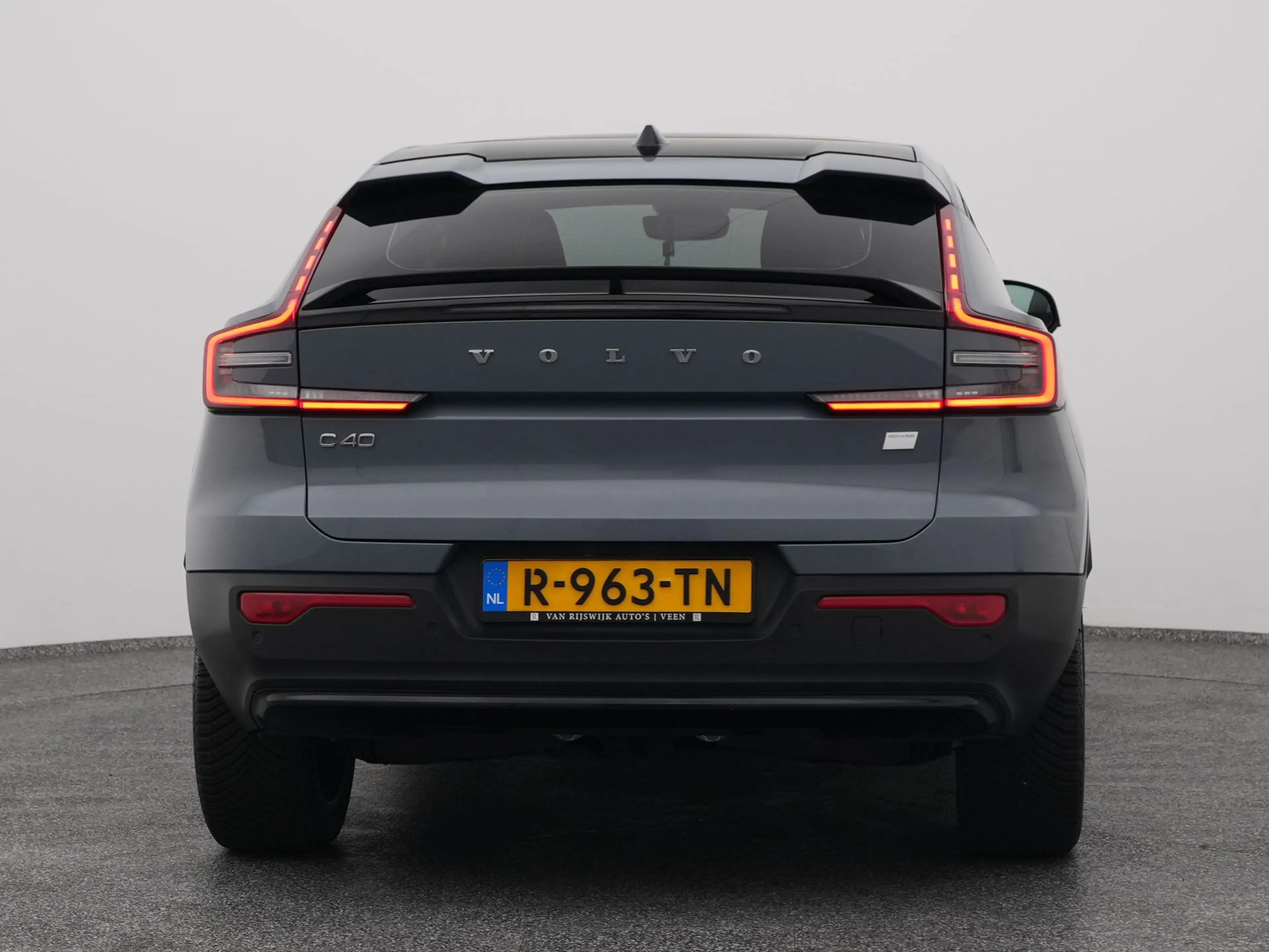 Volvo C40 Recharge Core 69 kWh | PANO | CAMERA | STOEL- EN S — photo 11