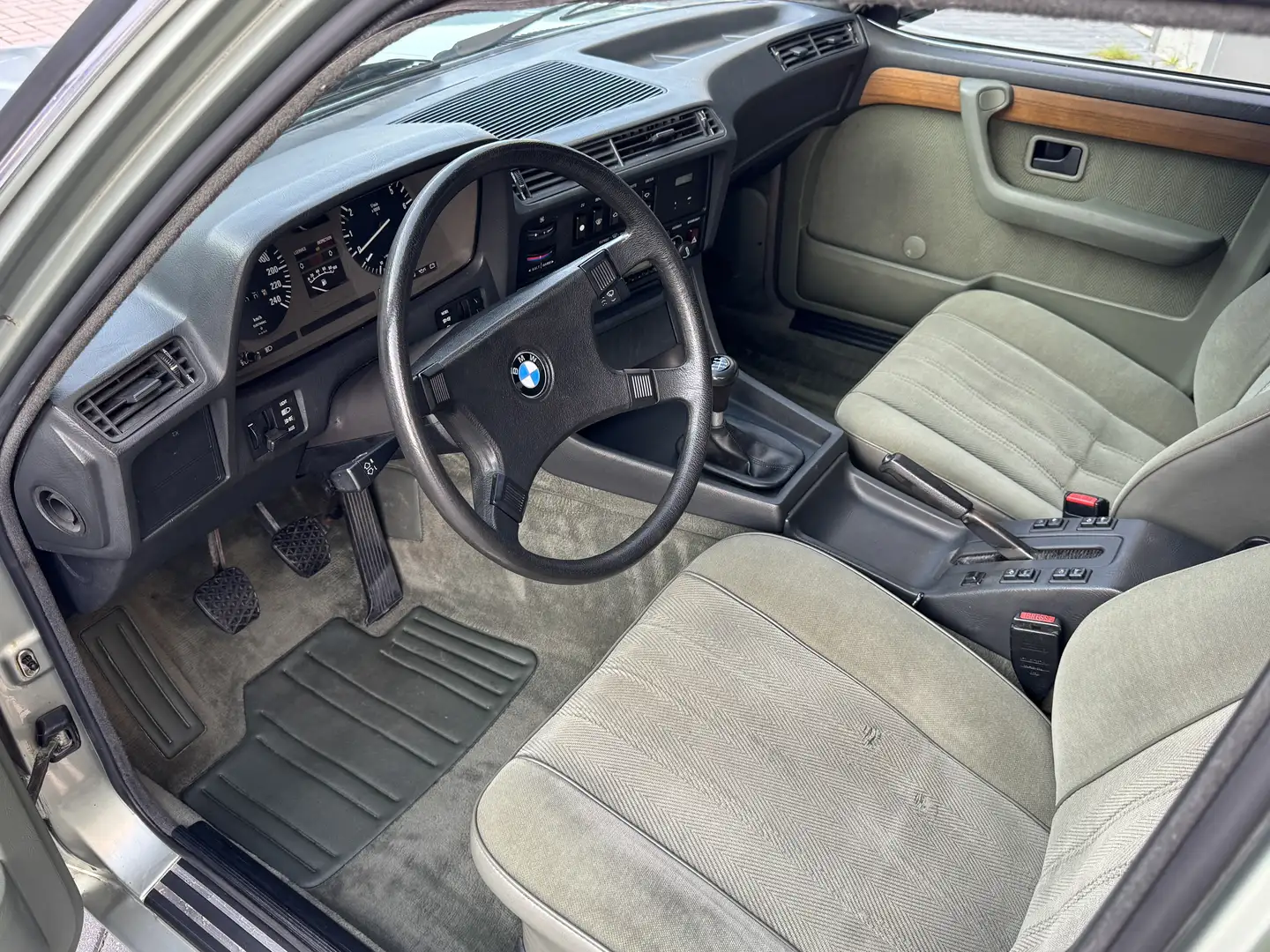 BMW 728 i - 1983 E23 - Handbak - 40 jaar oud - APK tm 2027 Zelená - 2