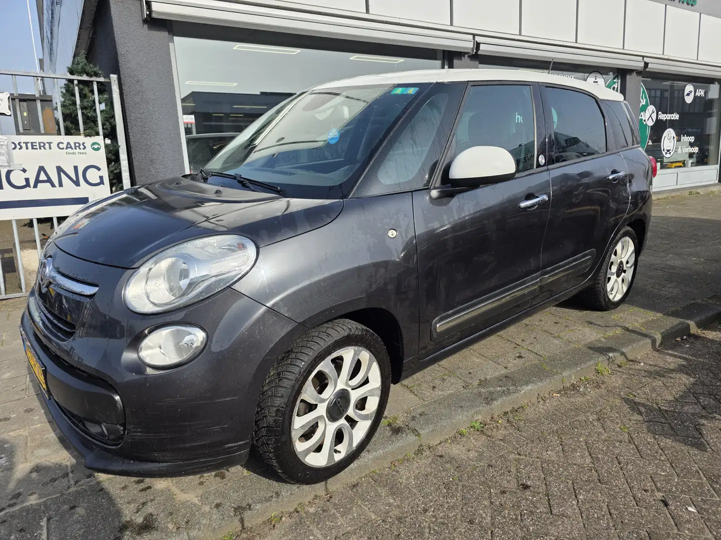 Fiat 500L Living 0.9 TwinAir Lounge 7p. Bj. 2014 Véél opties Grau - 2
