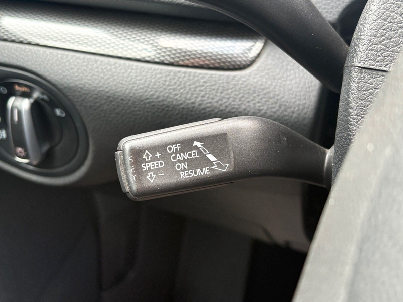 SEAT Alhambra 2.0 TDI DSG Navi Xenon 7-SITZER AHK CAM — photo 29