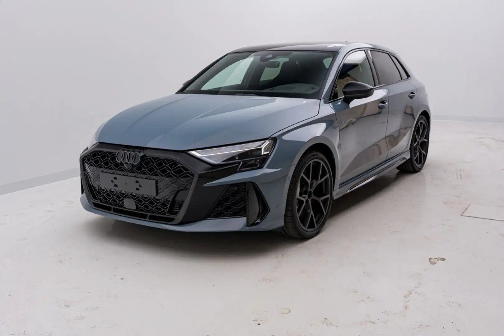 Audi RS3 S-TRO*QUA*PANO*RFK*MATRIX* Grau - 1