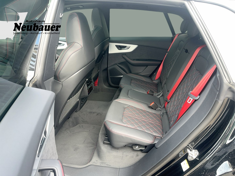Audi Q8 50 TDI quattro — photo 11