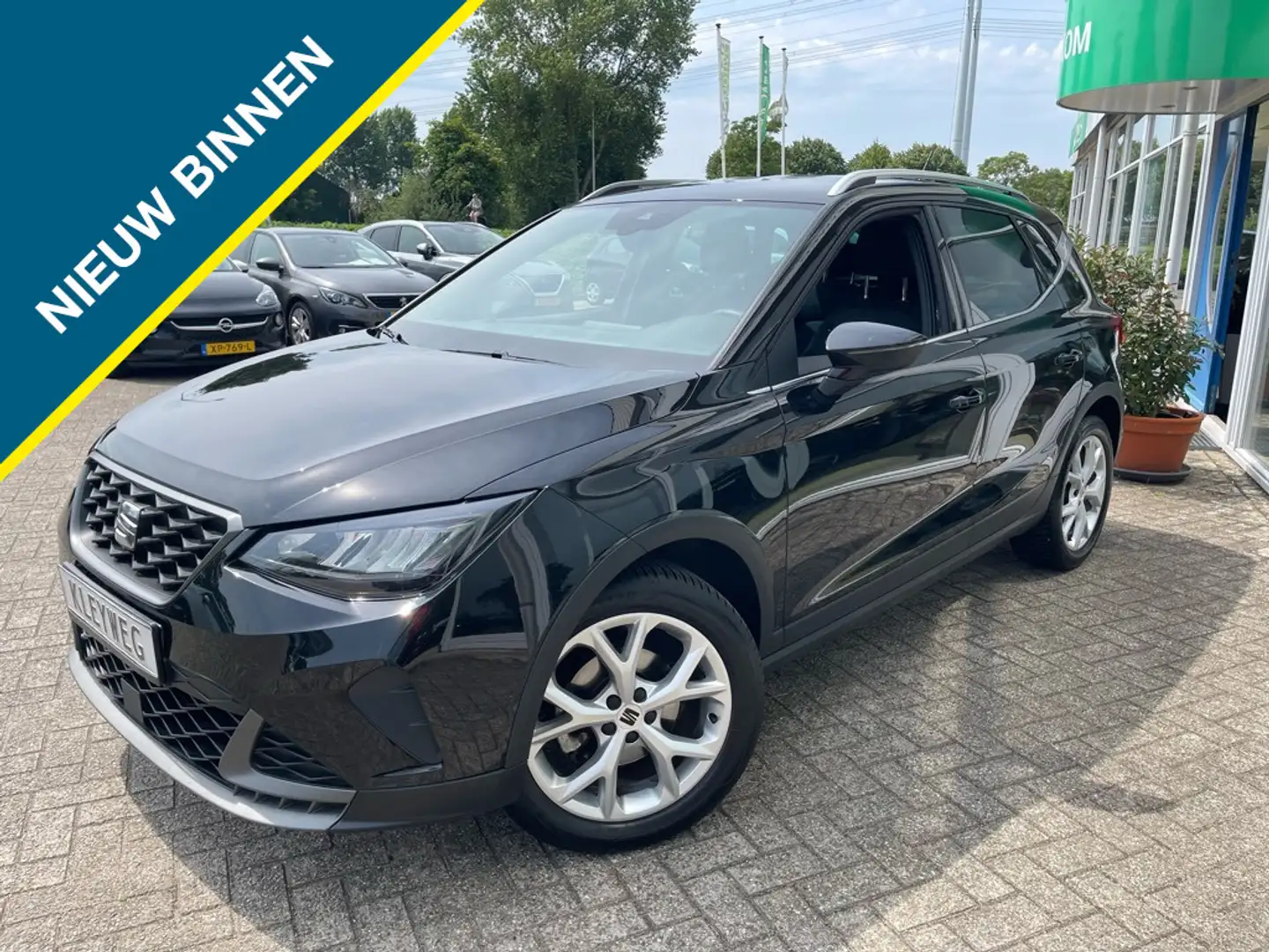 SEAT Arona 1.0 TSI FR Bns Con, 110pk Nav, Carplay, Stoelverw, Noir - 1
