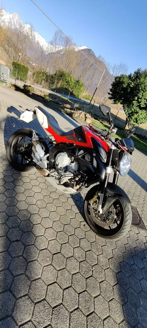 MV Agusta Brutale 675 Rouge - 1