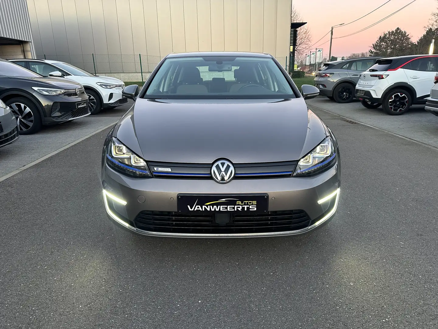 Volkswagen e-Golf Volledig elektrisch, - premie 3.000 euro Šedá - 2
