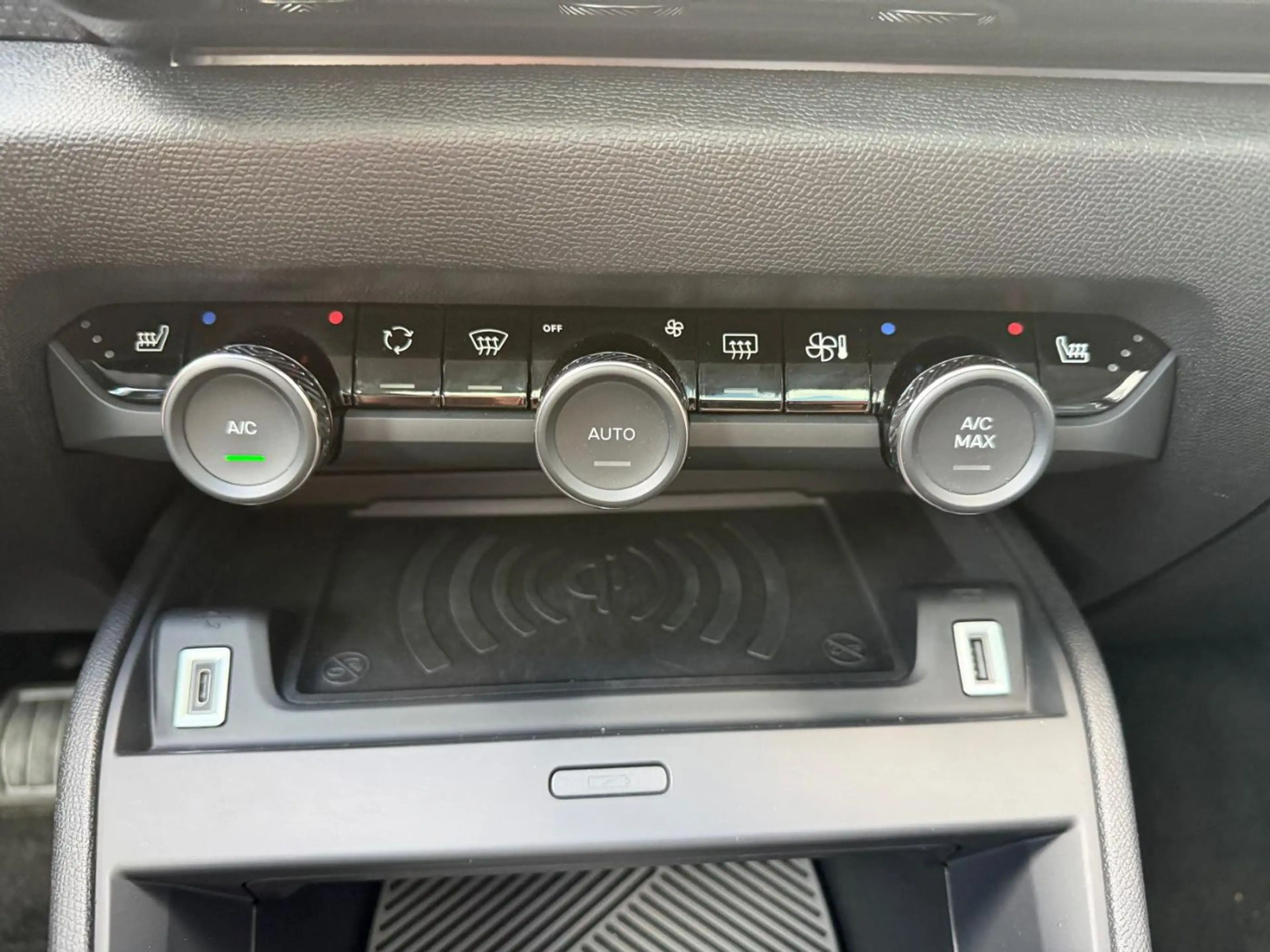 Citroen C4 X 1.2 PureTech 130 Max LED+Navi+2xKlima+Kam. — photo 14