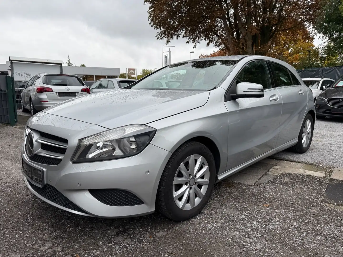 Mercedes-Benz A 180 A -Klasse A 180 CDI *NAVI*AHK*ALU*PDC Silber - 1