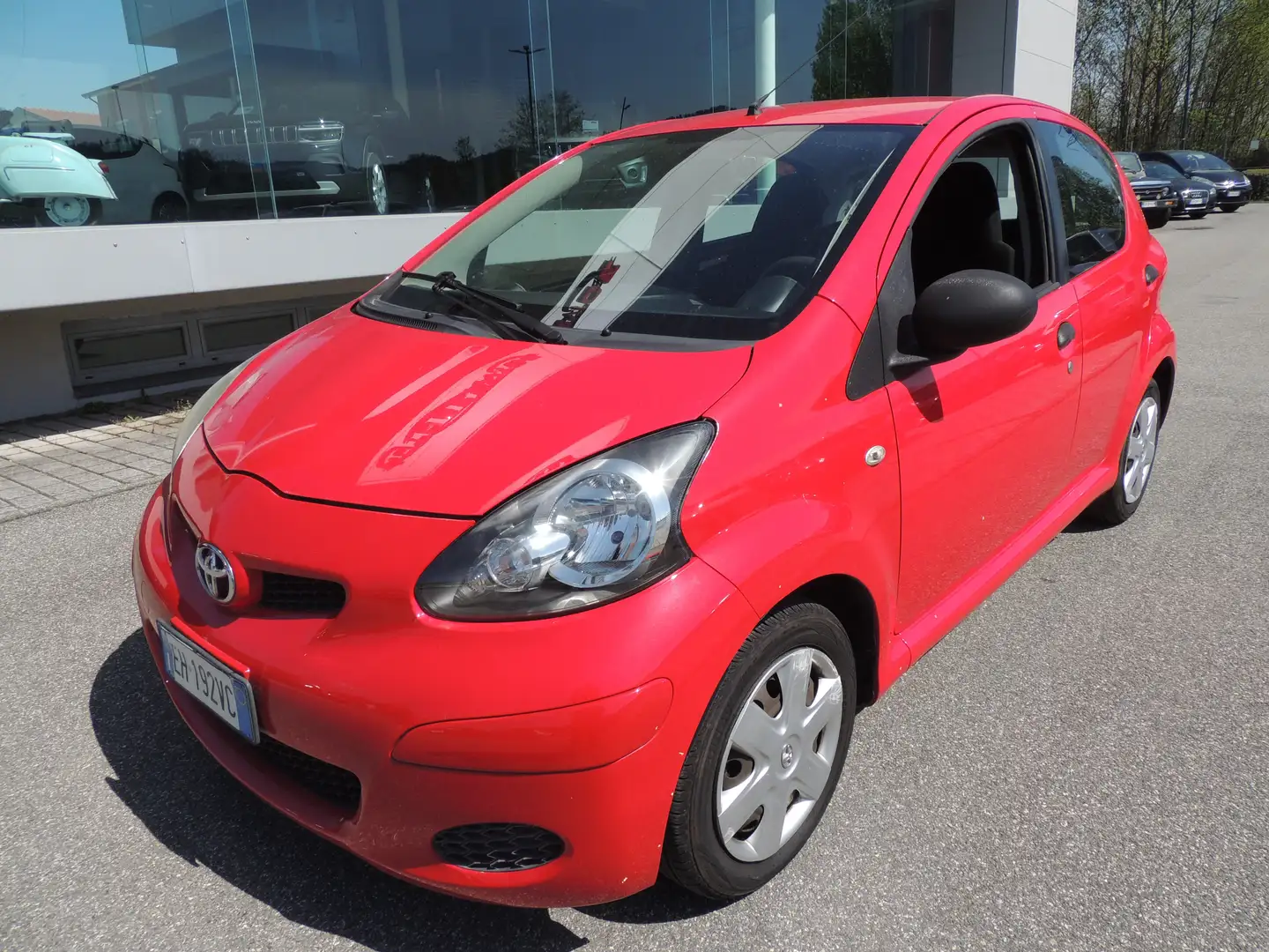 Toyota Aygo 5p 1.0 Sol Rood - 1