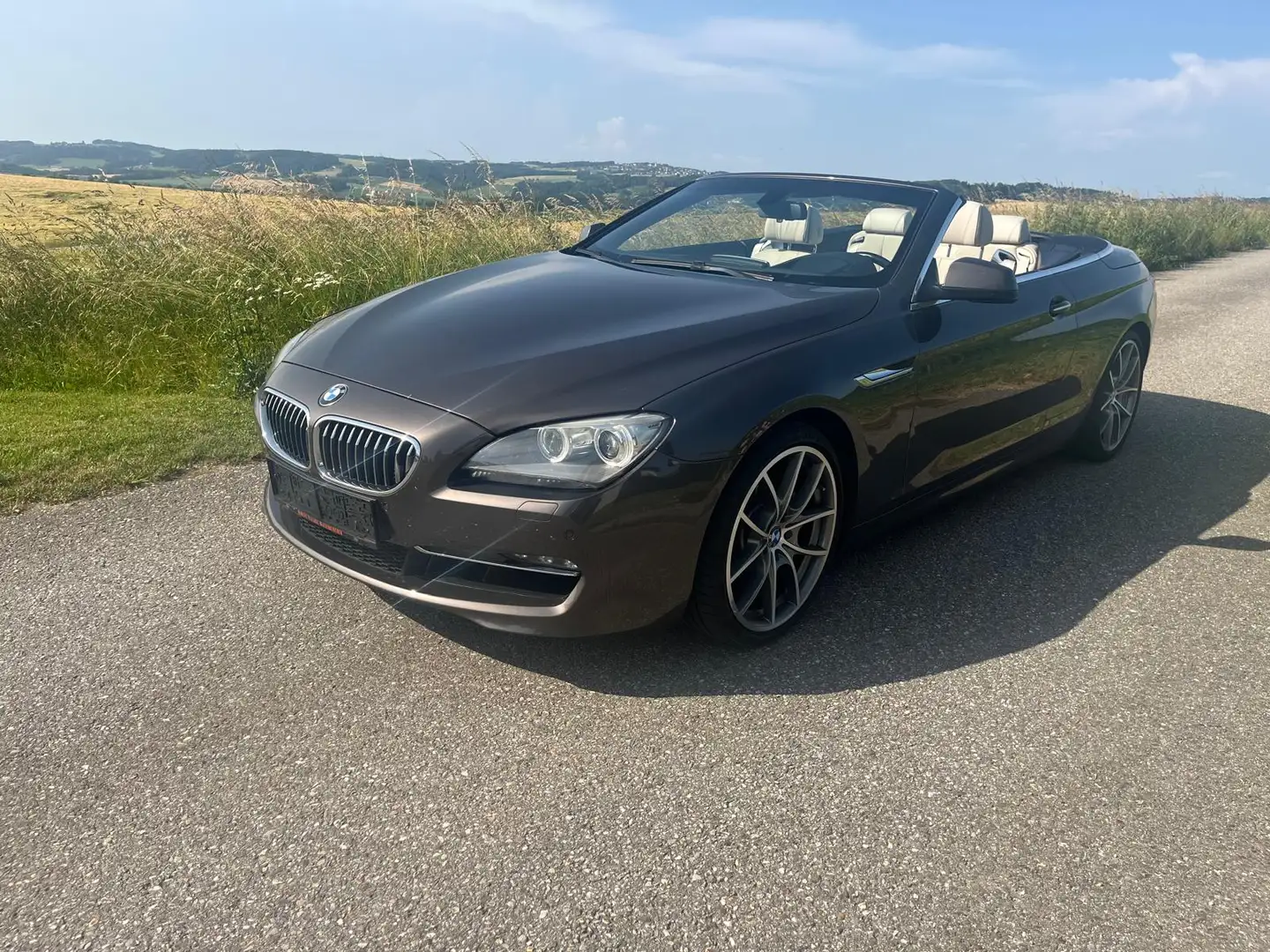 BMW 650 650i Cabrio Aut. Braun - 1