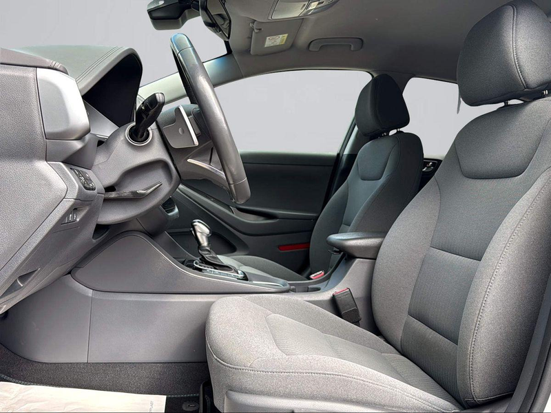 Hyundai IONIQ Style Plug-In Hybrid #LED #NAV #KAM — photo 13