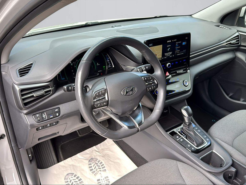 Hyundai IONIQ Style Plug-In Hybrid #LED #NAV #KAM — photo 12