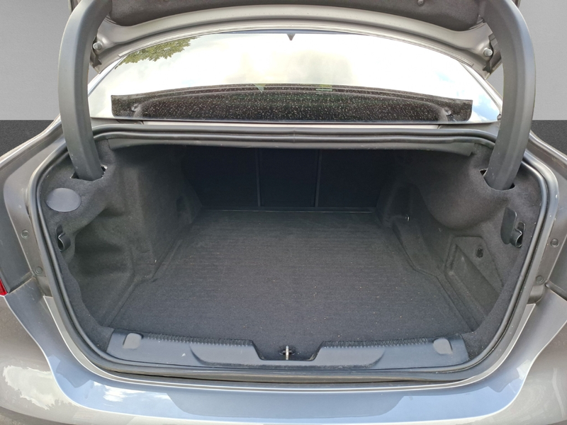 Jaguar XE P250 R-Dynamic Black Navi Leder Memory Meridian LE — photo 10