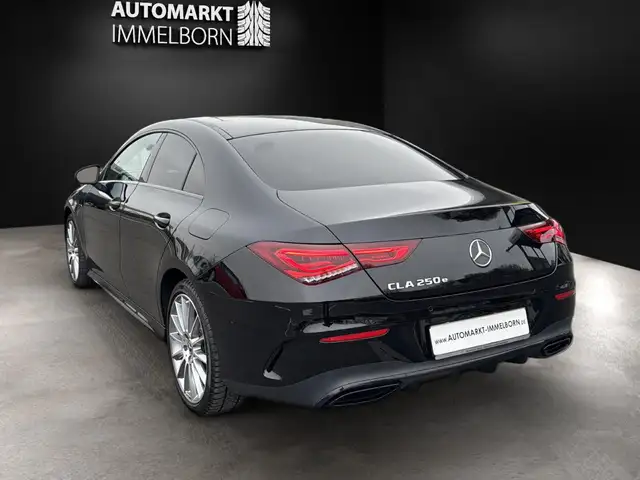 Mercedes-Benz 250 view 5